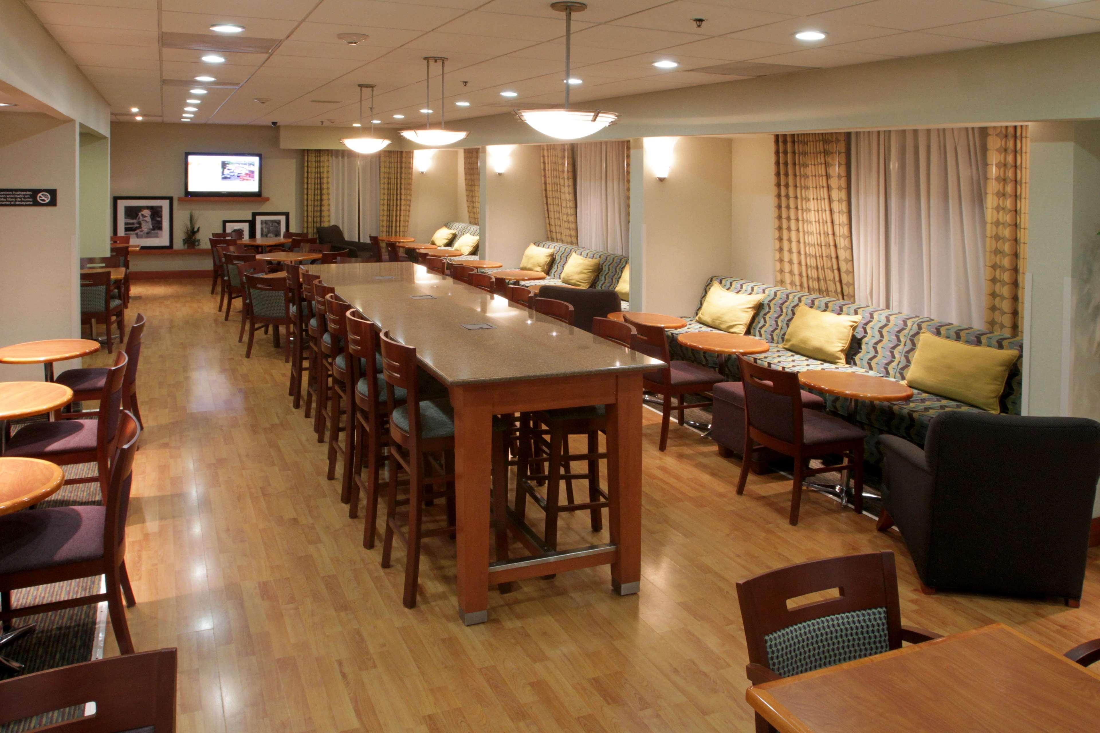 Hampton By Hilton Galerias Obispado 4*