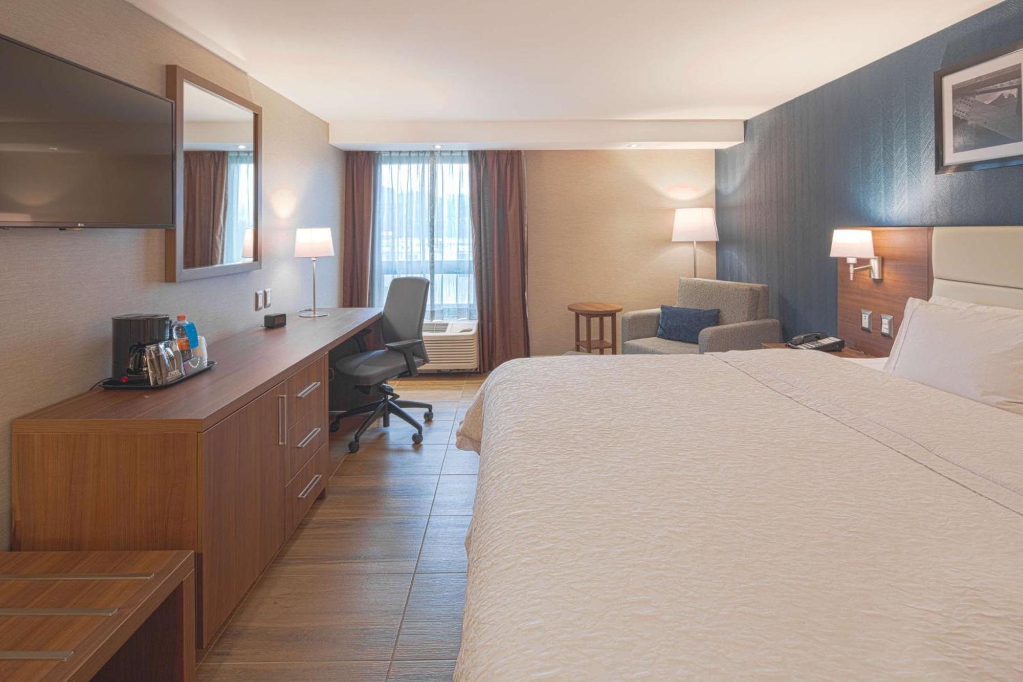 Hampton By Hilton Galerias Obispado Hotel