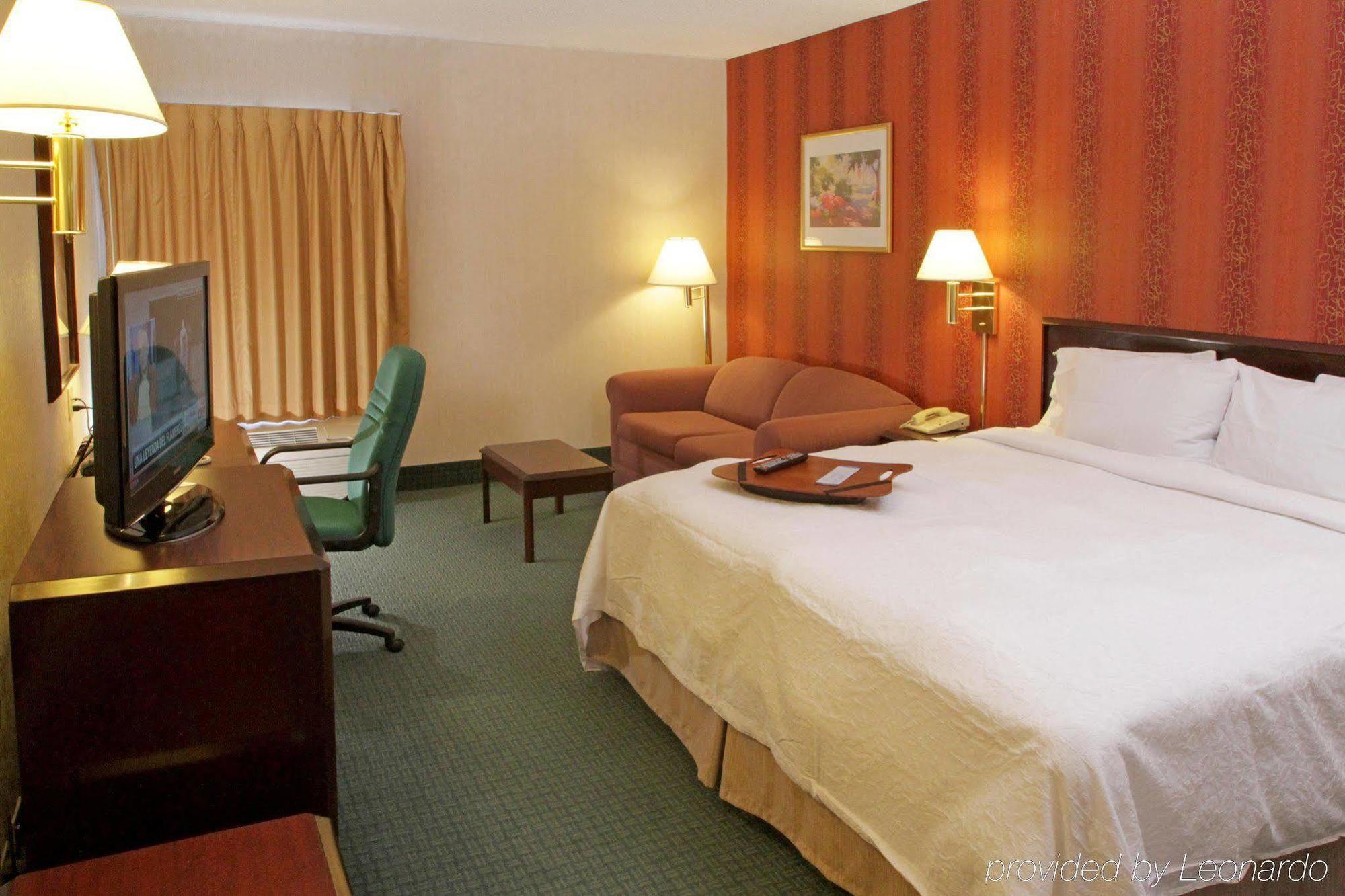 Hampton By Hilton Galerias Obispado Hotel