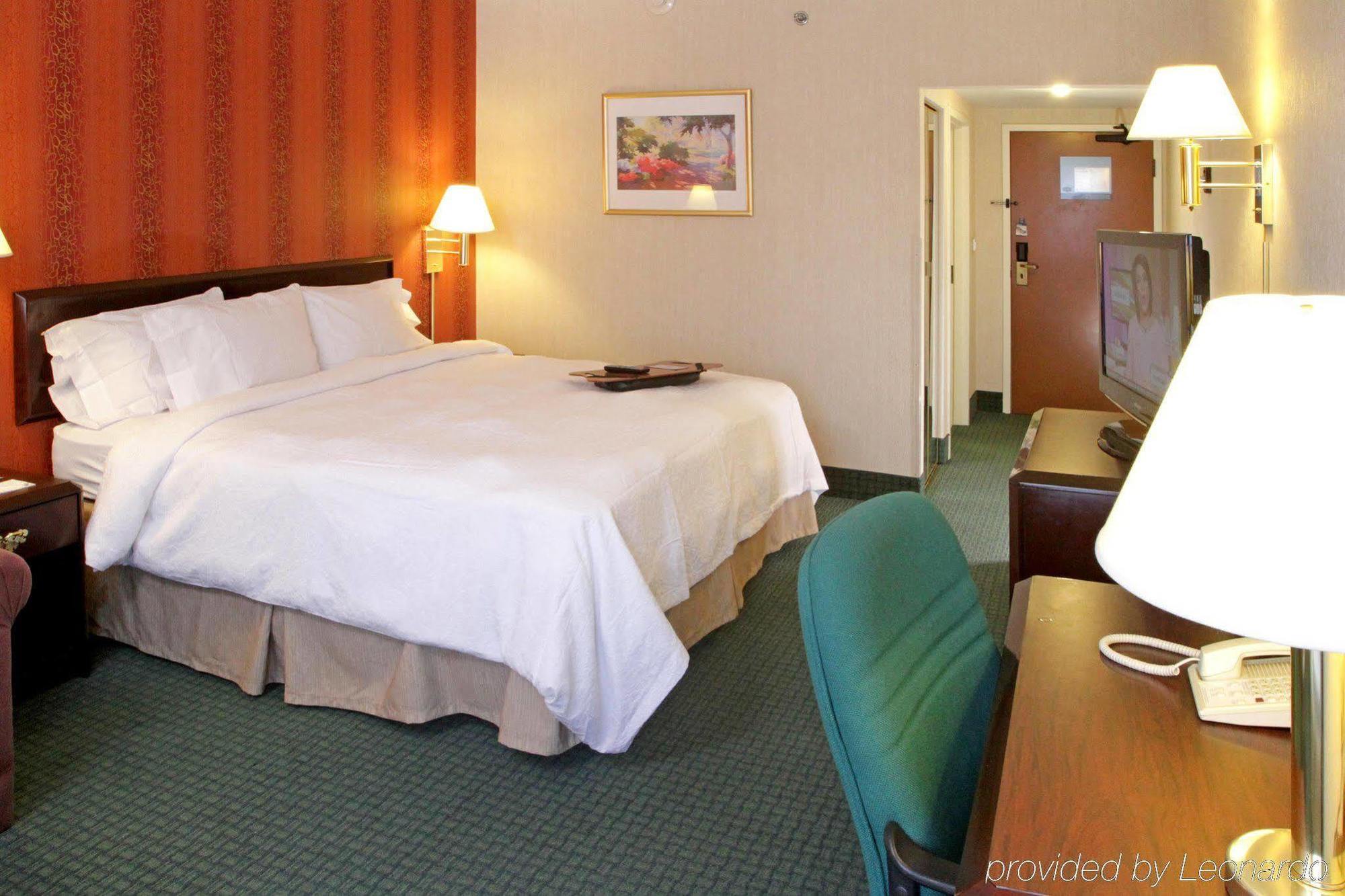 Hampton By Hilton Galerias Obispado 4* Monterrey