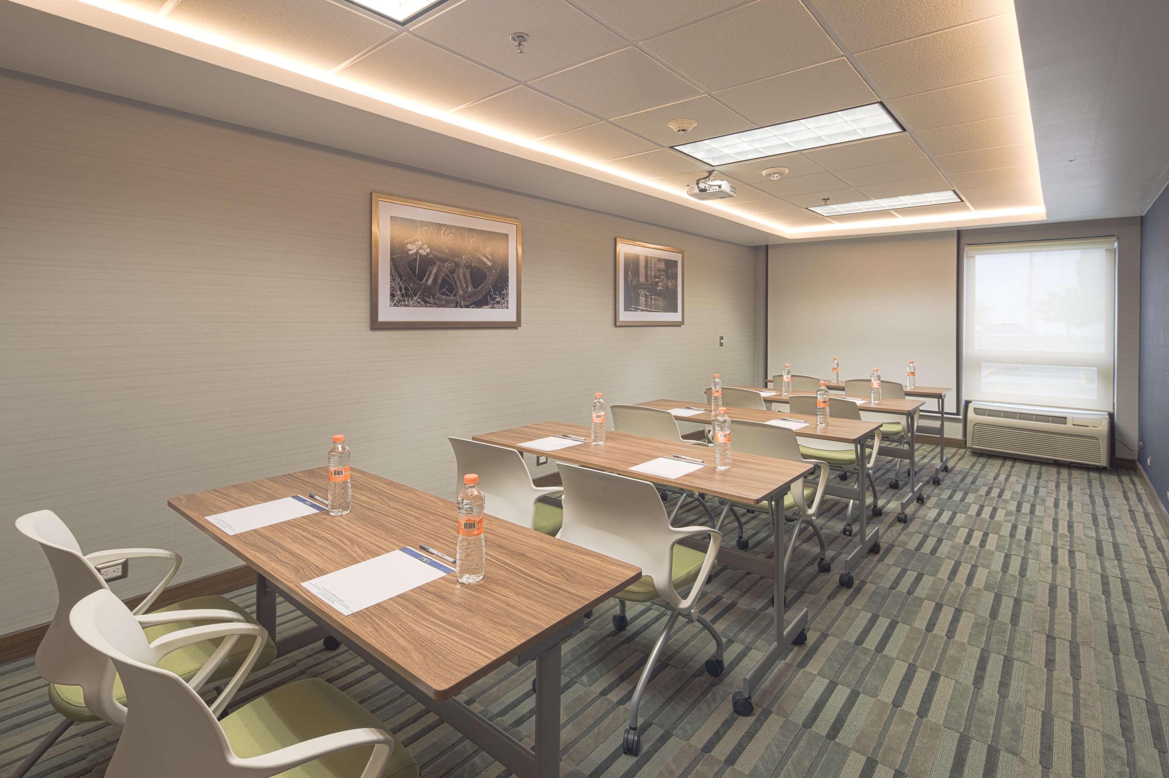 Hampton By Hilton Galerias Obispado