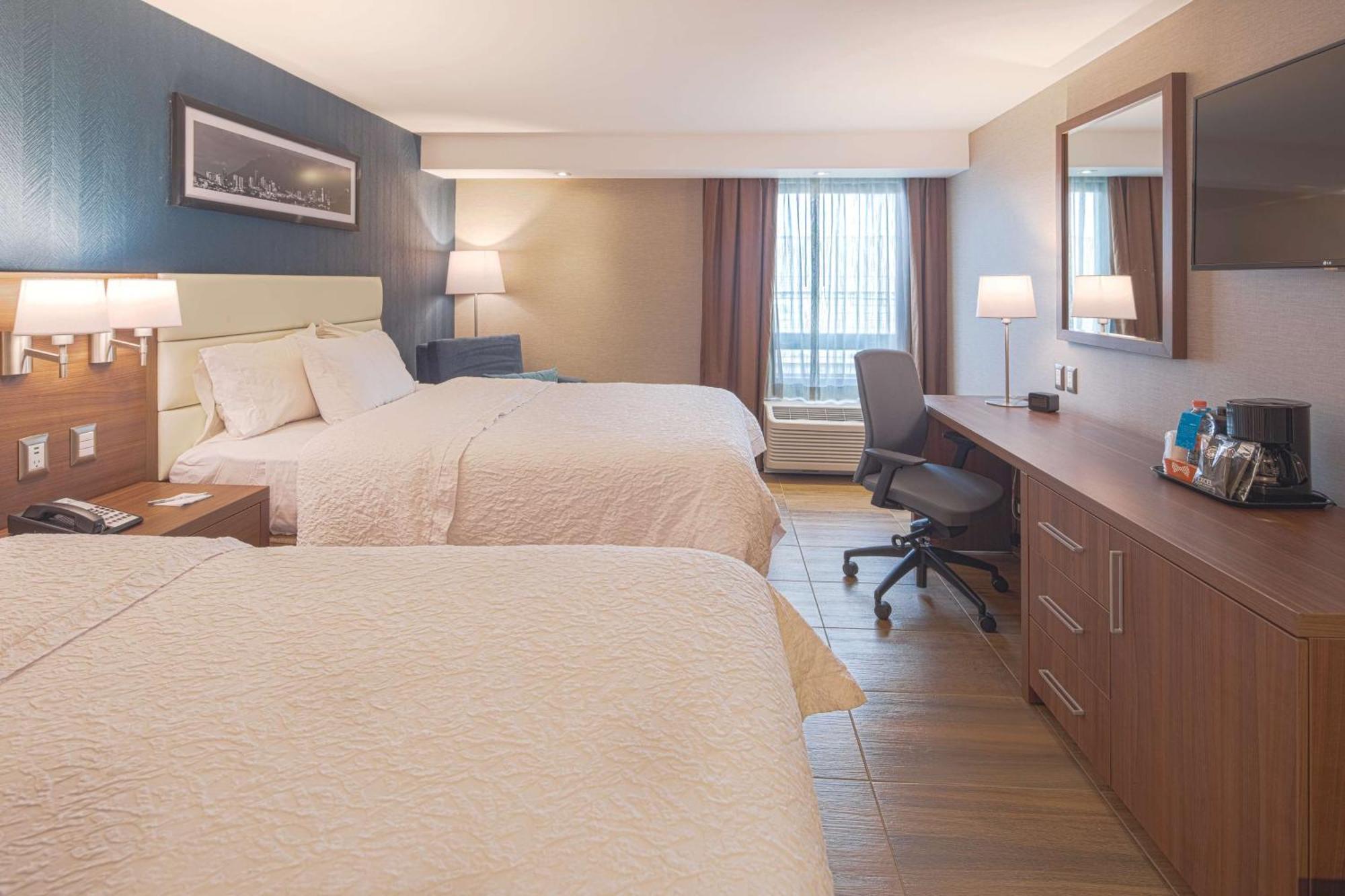 Hampton By Hilton Galerias Obispado Hotel 4*