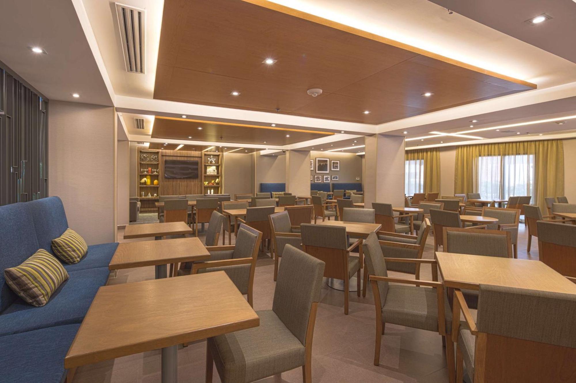 Hotel Hampton By Hilton Galerias Obispado Monterrey