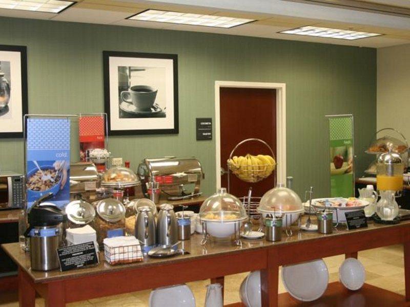 Hotel Hampton By Hilton Galerias Obispado 4*